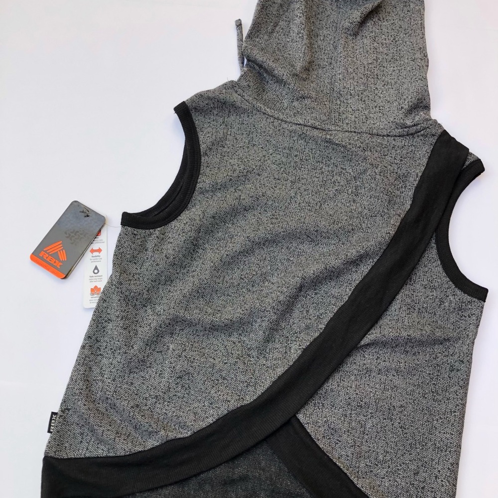Exercise shirt sleeve w hood